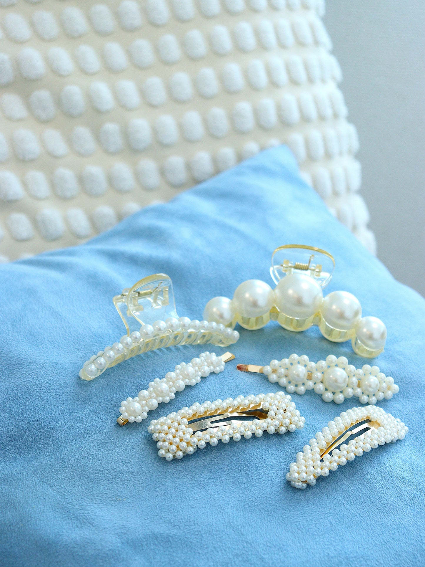 【アクリルパール】ヘアピン(3連フラワー・ゴールド)