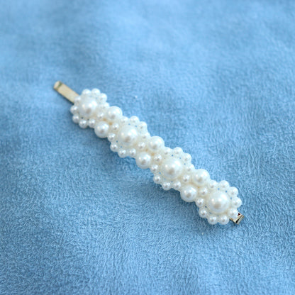 【アクリルパール】ヘアピン（４連フラワー・ゴールド）