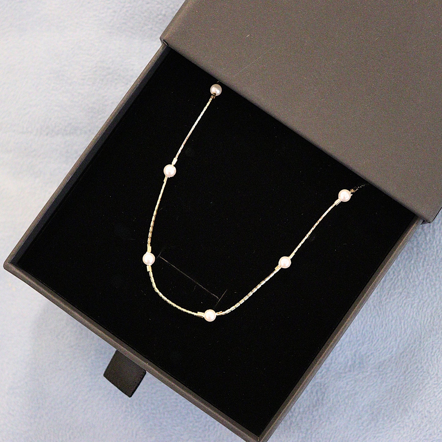 【淡水パール】９粒パールネックレス（ゴールドスネークチェーン）（箱付き）