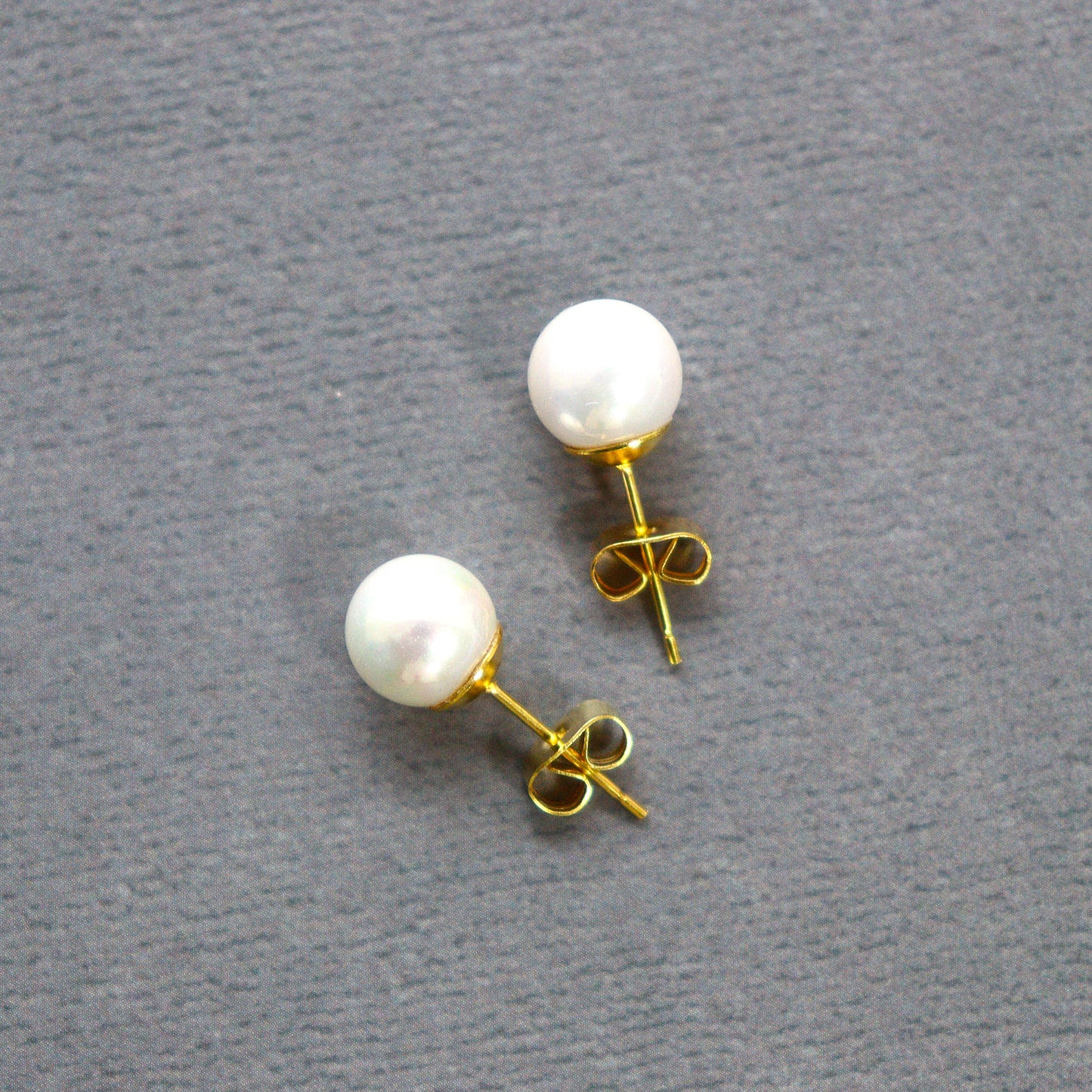 【貝殻パール】一粒ピアス (ゴールド)