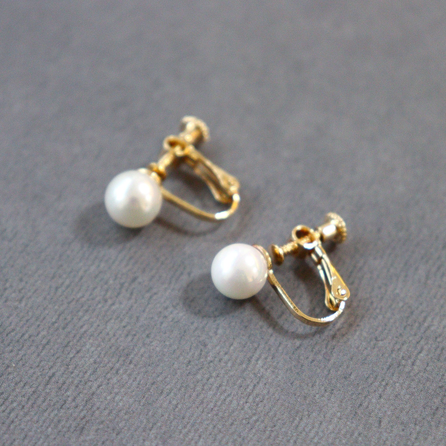 【貝殻パール】一粒イヤリング (ゴールド)